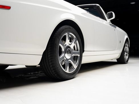 Used 2013 Rolls-Royce Phantom Drophead Coupe RWD image 78
