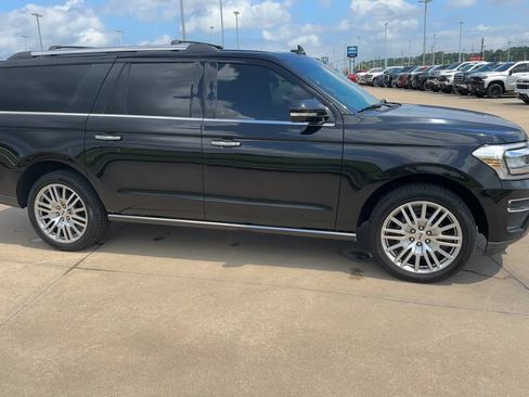 Used 2024 Ford Expedition Max Limited AWD/4WD image 2