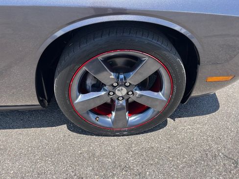 Used 2014 Dodge Challenger SXT RWD image 41