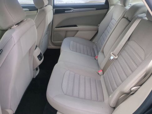 Used 2020 Ford Fusion SE image 19