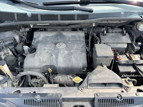 Used 2013 Toyota Sienna LE w/ Towing Pkg FWD image 25