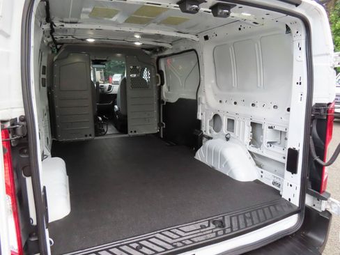 Used 2018 Ford Transit 250 130 Low Roof RWD image 10