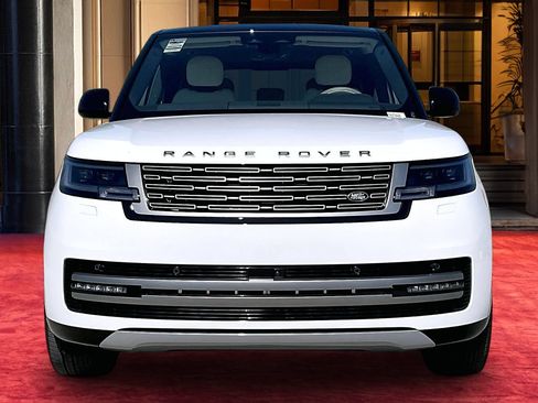 New 2026 Land Rover Range Rover Long Wheelbase SE AWD/4WD image 3