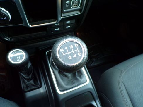 Used 2021 Jeep Wrangler Sport AWD/4WD image 21