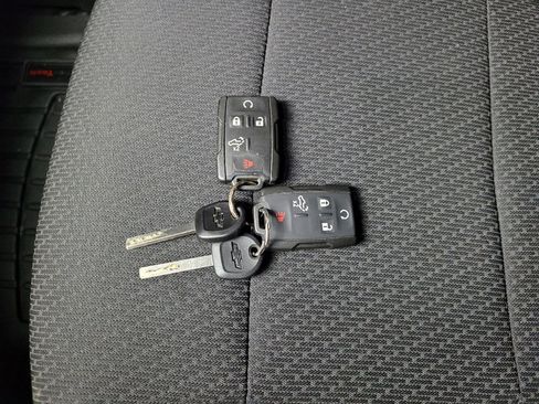 Used 2019 Chevrolet Silverado 1500 Custom Trail Boss w/ Custom Convenience Package AWD/4WD image 32