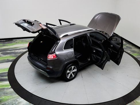 Used 2019 Jeep Cherokee Limited image 37