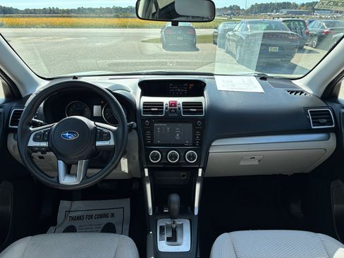 Used 2017 Subaru Forester 2.5i Premium w/ All-Weather Package image 12