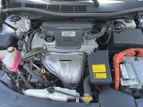 Used 2014 Toyota Camry XLE w/ Convenience Package FWD image 15