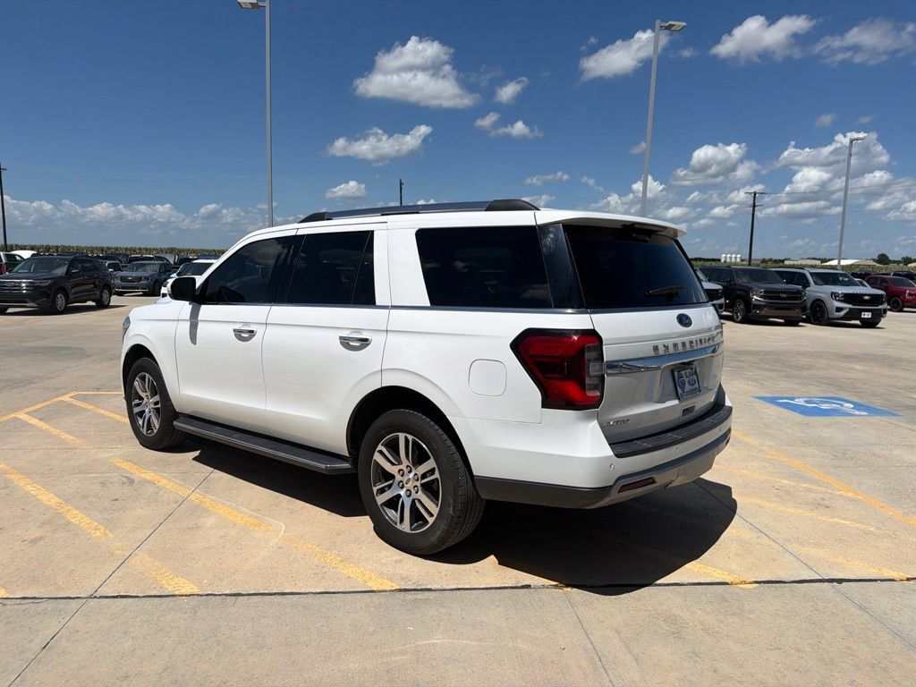 Used 2023 Ford Expedition Limited AWD/4WD image 5