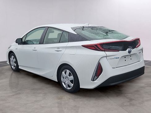 Used 2022 Toyota Prius Prime Limited image 6