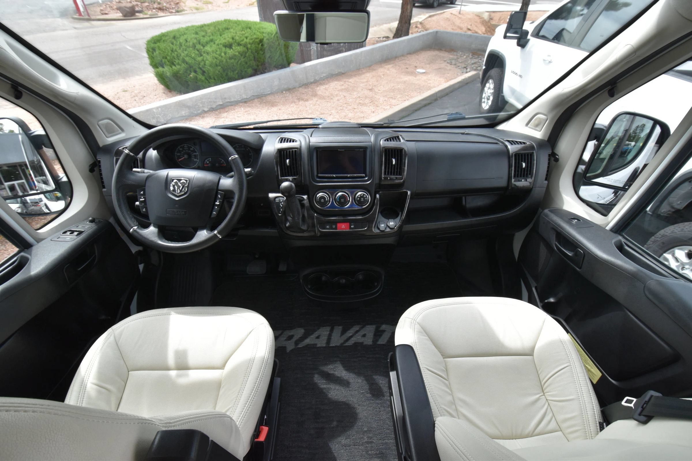 Used 2021 RAM ProMaster 3500 w/ Premium Appearance Group FWD image 30