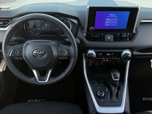 Used 2024 Toyota RAV4 SE AWD/4WD image 13