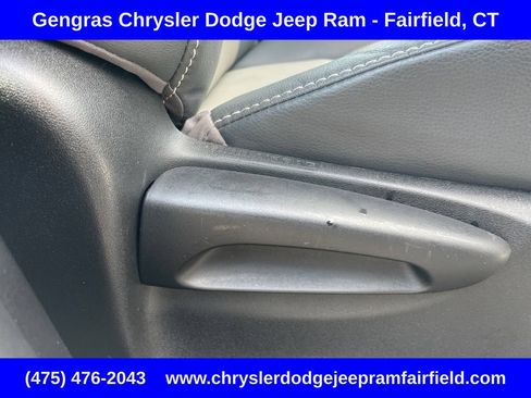 Used 2015 Toyota RAV4 Limited AWD/4WD image 21