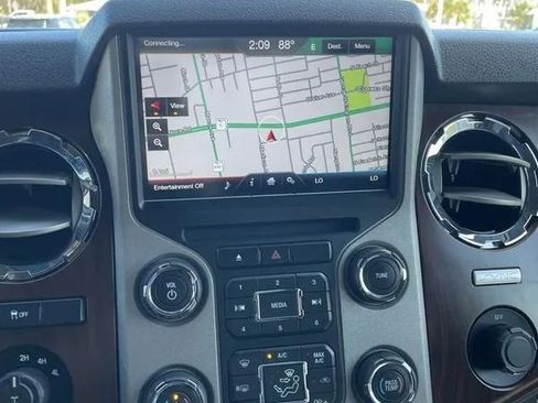 Used 2015 Ford F250 Lariat w/ Lariat Interior Package image 16