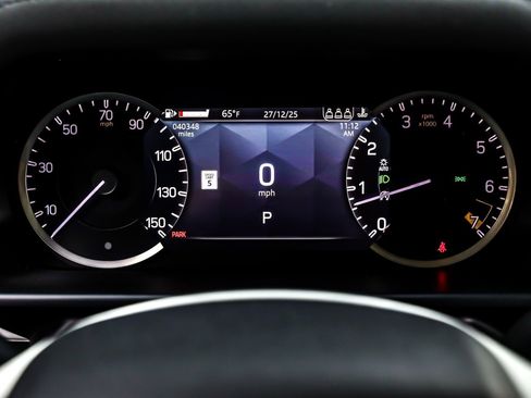 Used 2023 Land Rover Defender 110 SE image 19