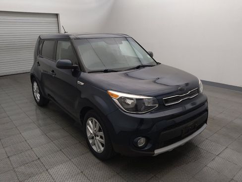 Used 2019 Kia Soul + FWD image 13
