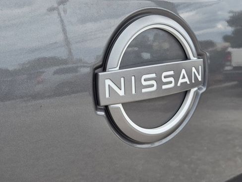 Used 2024 Nissan Titan SV w/ SV Convenience Package AWD/4WD image 14