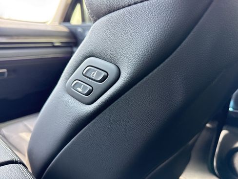 Used 2025 Genesis GV80 2.5T Prestige image 19