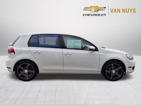 Used 2013 Volkswagen Golf 4-Door FWD image 4