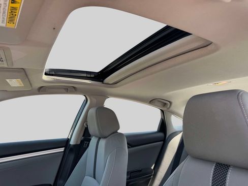 Used 2019 Honda Civic EX image 17