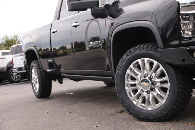 Used 2022 Chevrolet Silverado 3500 High Country w/ Z71 Off-Road Package AWD/4WD image 3