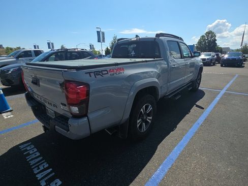 Used 2019 Toyota Tacoma TRD Sport w/ TRD Premium Sport Package AWD/4WD image 8