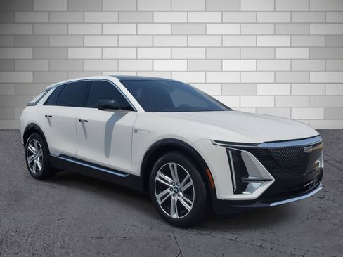 Used 2024 Cadillac Lyriq Tech w/ Driver Assist Package AWD/4WD image 7