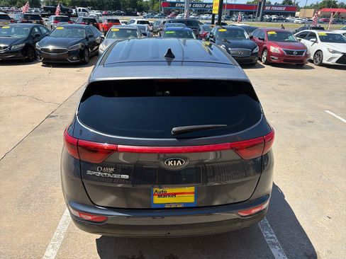 Used 2019 Kia Sportage LX FWD image 6