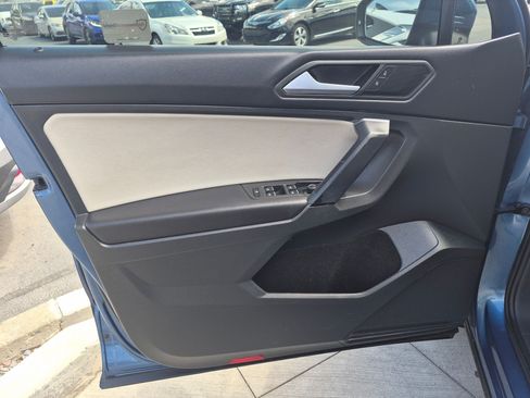 Used 2019 Volkswagen Tiguan SE w/ Panoramic Sunroof Package AWD/4WD image 13