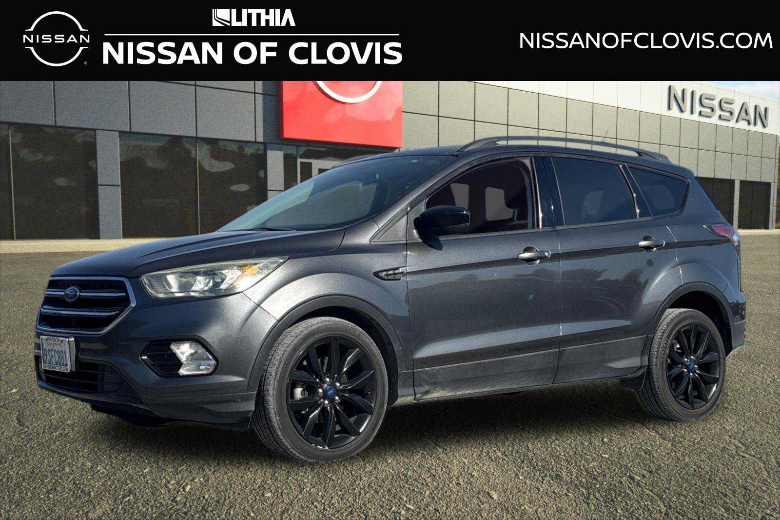 Used 2017 Ford Escape SE w/ Equipment Group 201A FWD image 1
