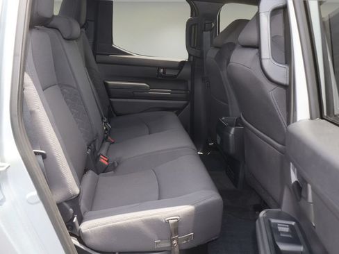 Certified 2025 Toyota Tacoma SR5 AWD/4WD image 16
