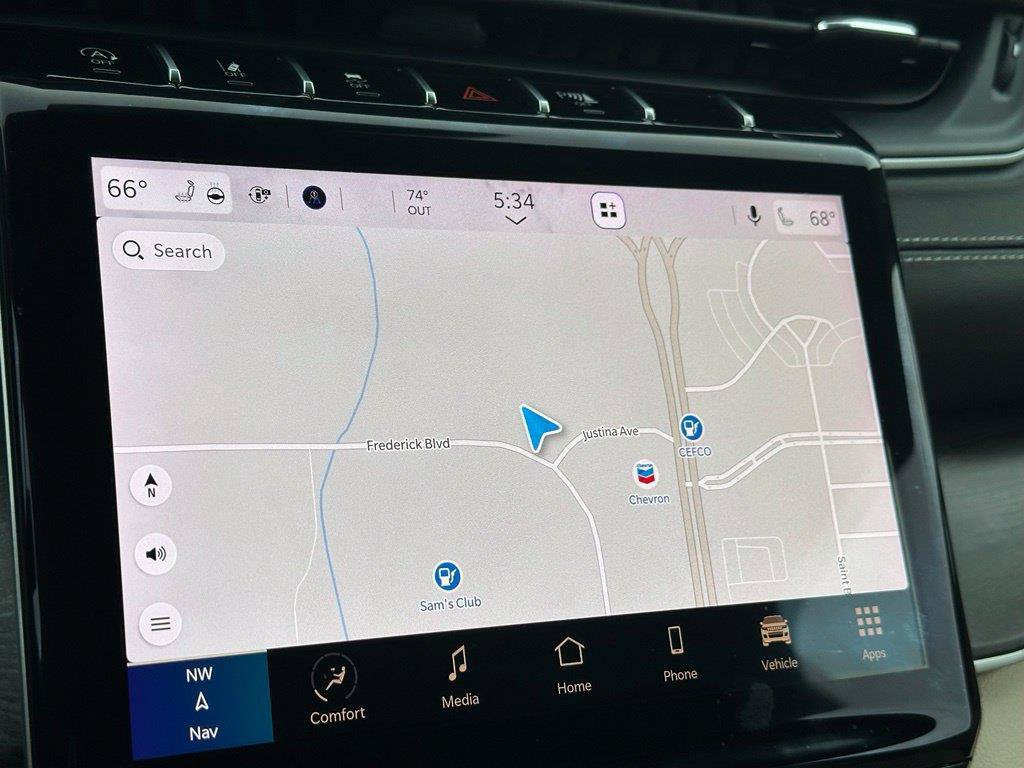 Used 2023 Jeep Grand Cherokee Limited w/ Luxury Tech Group II AWD/4WD image 10