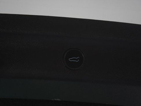 Used 2024 Tesla Model Y Long Range image 17