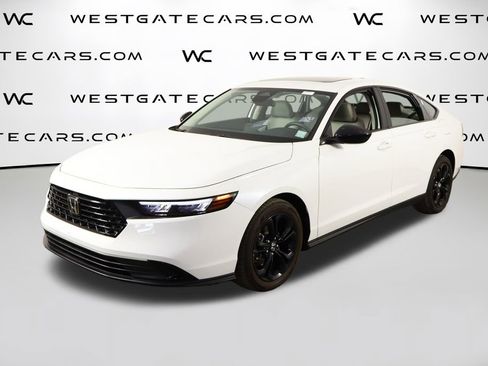 Used 2025 Honda Accord SE image 1