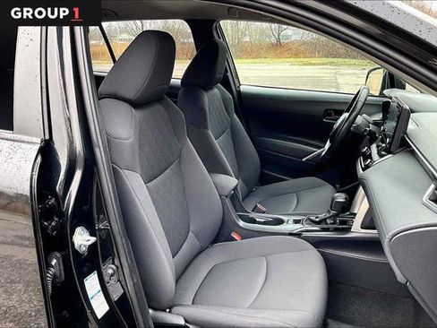 Certified 2022 Toyota Corolla Cross LE w/ Black Badges Package (TMS) AWD/4WD image 8