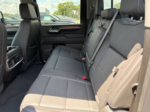 Certified 2025 GMC Sierra 2500 Denali w/ Denali Reserve Package AWD/4WD image 7