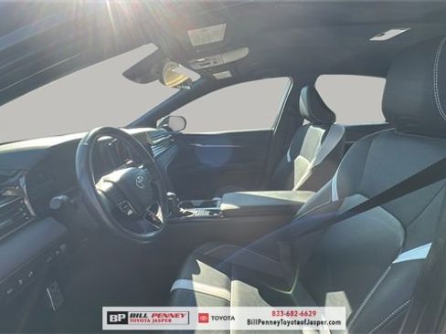 Used 2025 Toyota Camry SE image 11