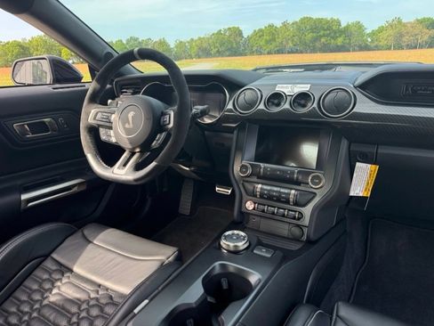 Used 2021 Ford Mustang Shelby GT500 w/ Carbon Fiber Track Pack RWD image 18