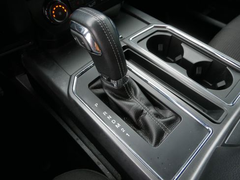 Used 2017 Ford F150 XLT w/ Equipment Group 302A Luxury image 27