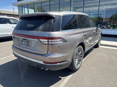 Used 2021 Lincoln Aviator AWD w/ Elements Package image 2