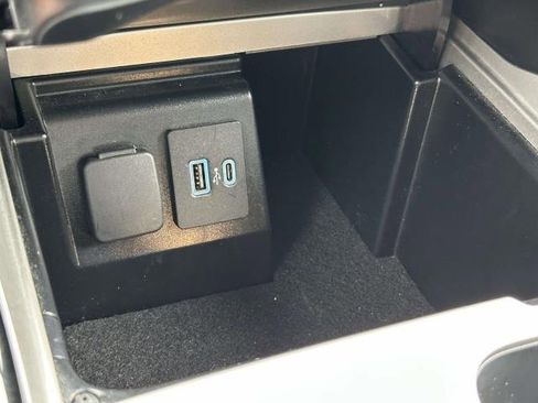 Used 2023 Ford Explorer ST image 22