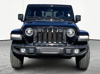Used 2021 Jeep Gladiator Sport video 2