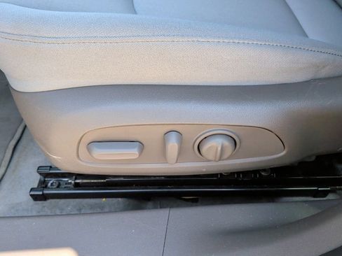 Used 2025 Chevrolet Malibu LT FWD image 13