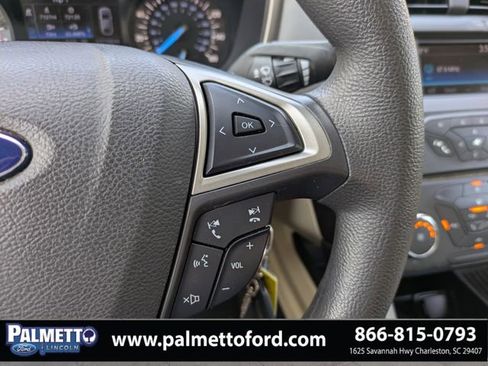 Used 2016 Ford Fusion SE FWD image 24