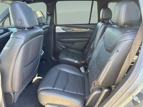 Used 2021 Cadillac XT6 Sport w/ LPO, ONYX Package image 28