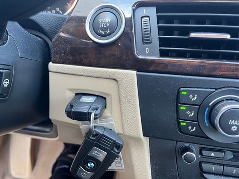 Used 2011 BMW 328i xDrive Sedan image 11