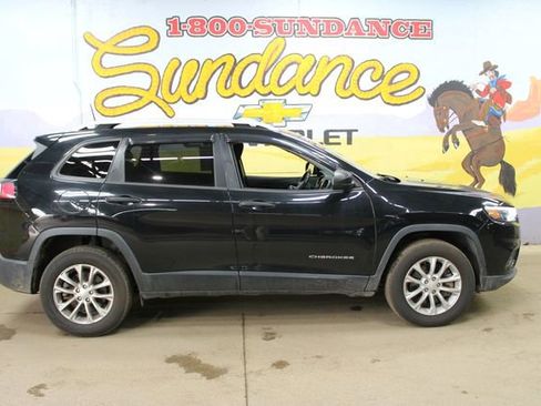 Used 2019 Jeep Cherokee Sport w/ Cold Weather Group AWD/4WD image 1