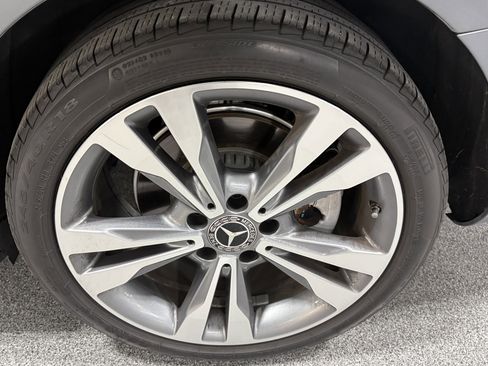 Used 2018 Mercedes-Benz C 300 4MATIC Sedan image 13