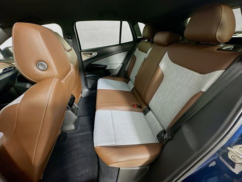 Used 2023 Volkswagen ID.4 Pro image 26