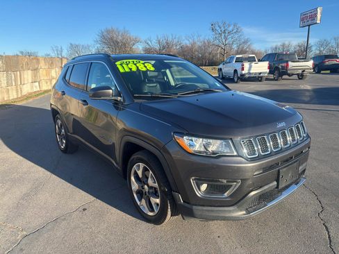 Used 2019 Jeep Compass Limited image 1
